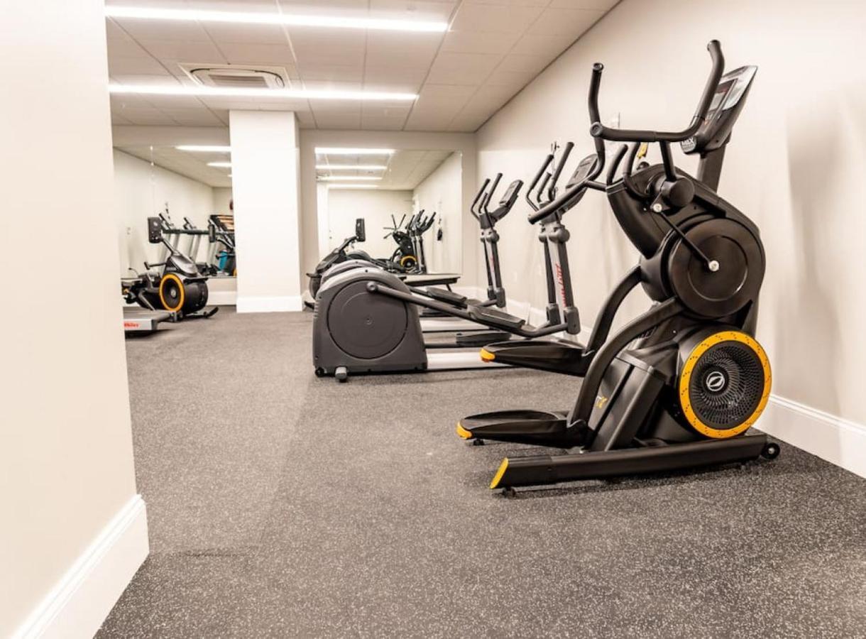 Hostwise Stays - The Washington At Chatham - Free Parking, Private Gym, Skyline Views! ピッツバーグ エクステリア 写真